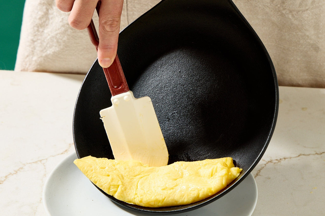 Ironware 400 years in the making and a pan made in 60 steps.