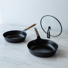 Vermicular Deep Sauté Pan with Lid – Walnut Handle