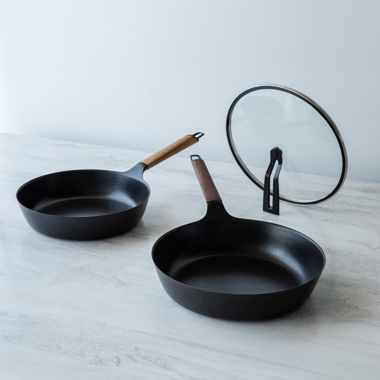 Vermicular Deep Sauté Pan with Lid – Walnut Handle Equipment Vermicular 